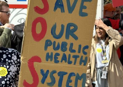 Health New Zealand offers pay cuts amid workforce crisis